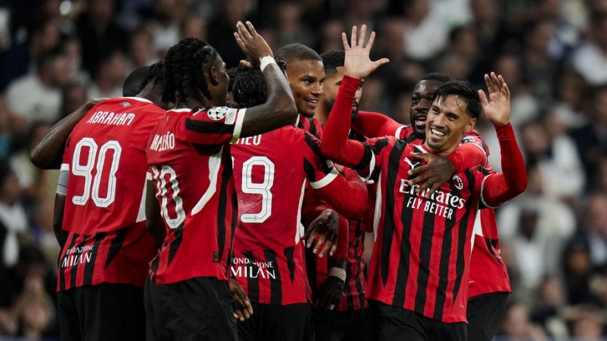 AC Milan lội ngược dòng ngoạn mục